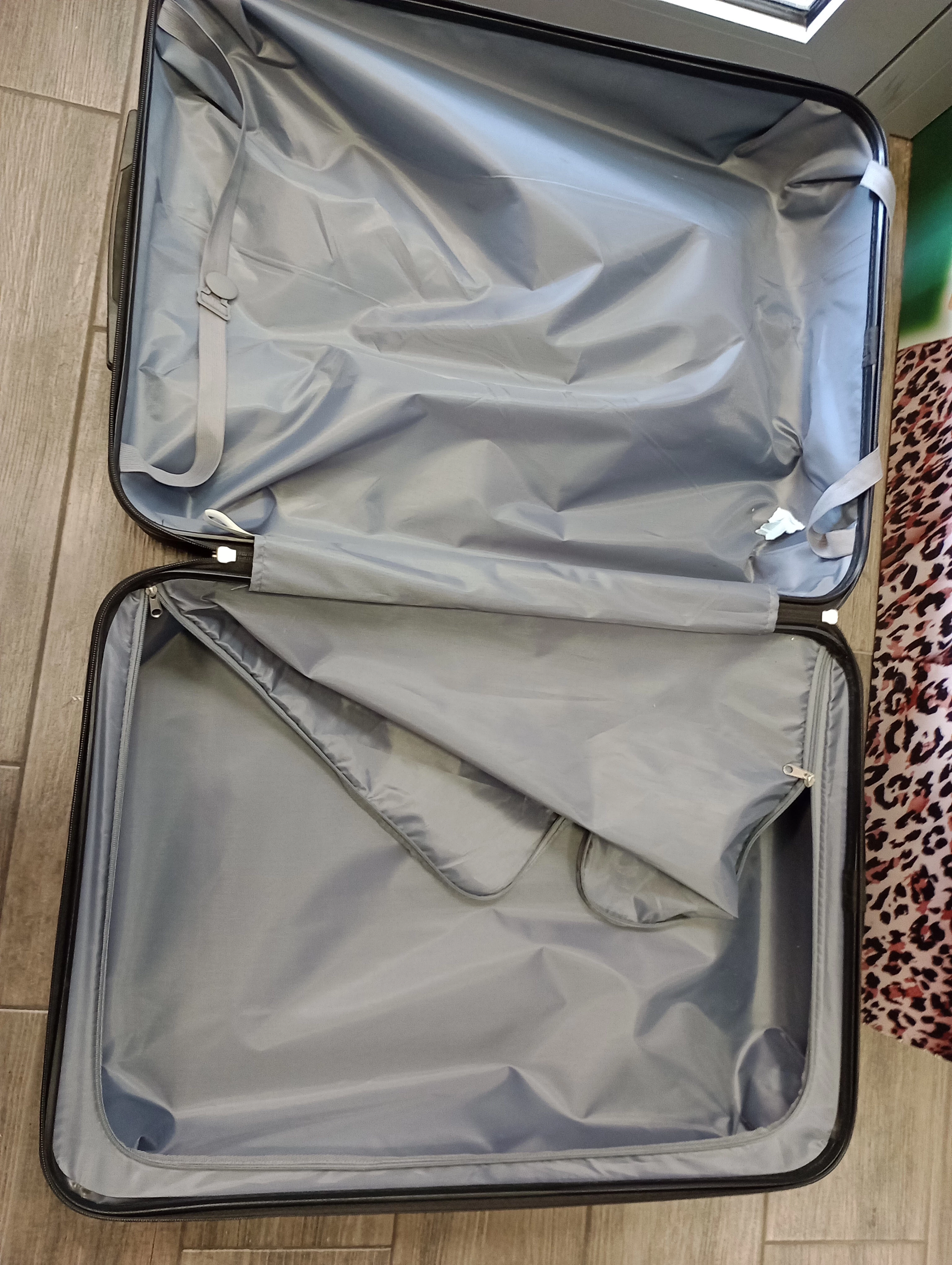 walizka-zielona-duza-tedi-45-x-27-x-72-cm-wielkosc-duza