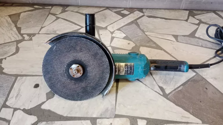 SZLIFIERKA KĄTOWA MAKITA GA9050