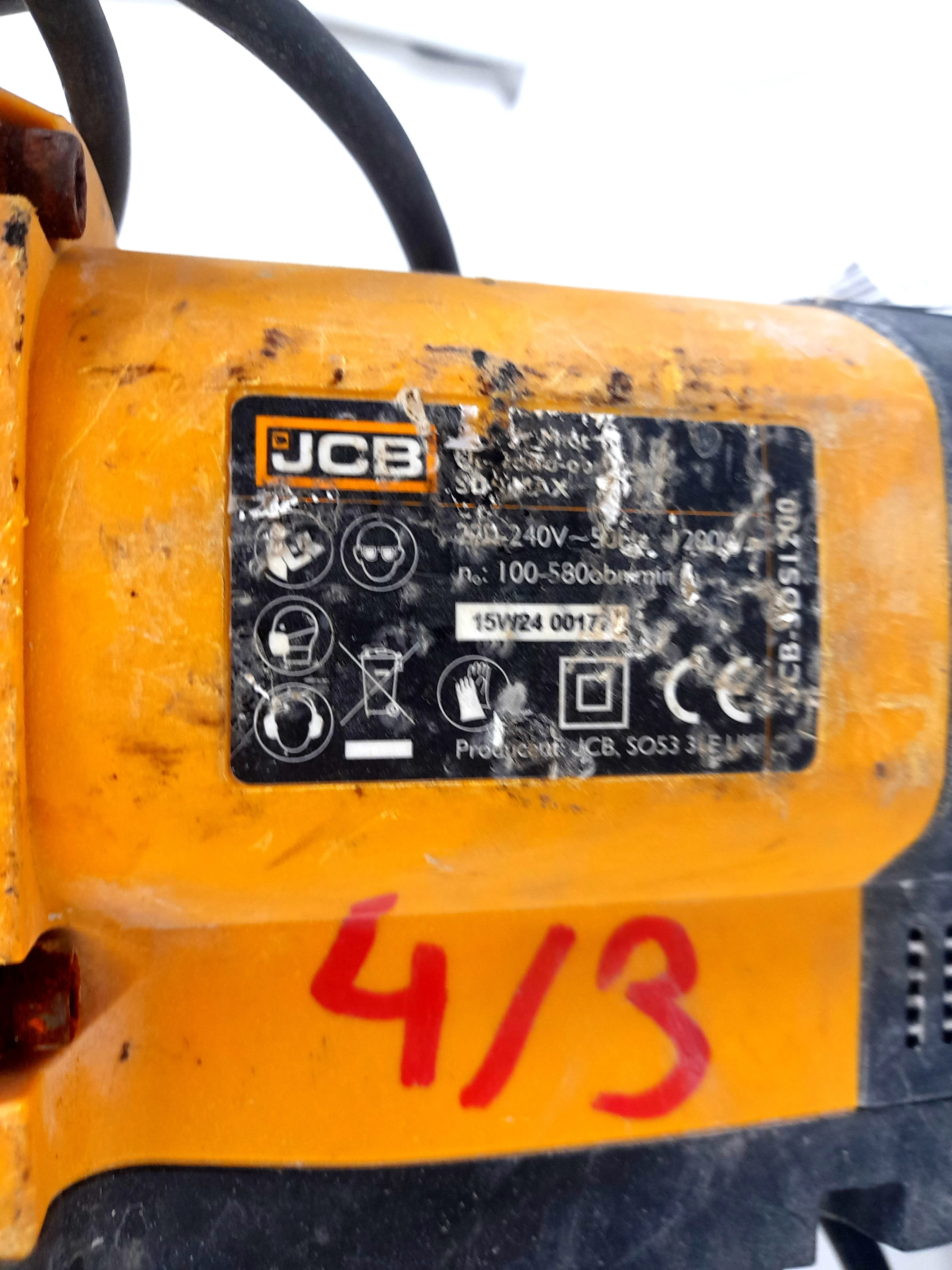 mlot-udarowy-jcb-sds1200-1200w-energia-udaru-1