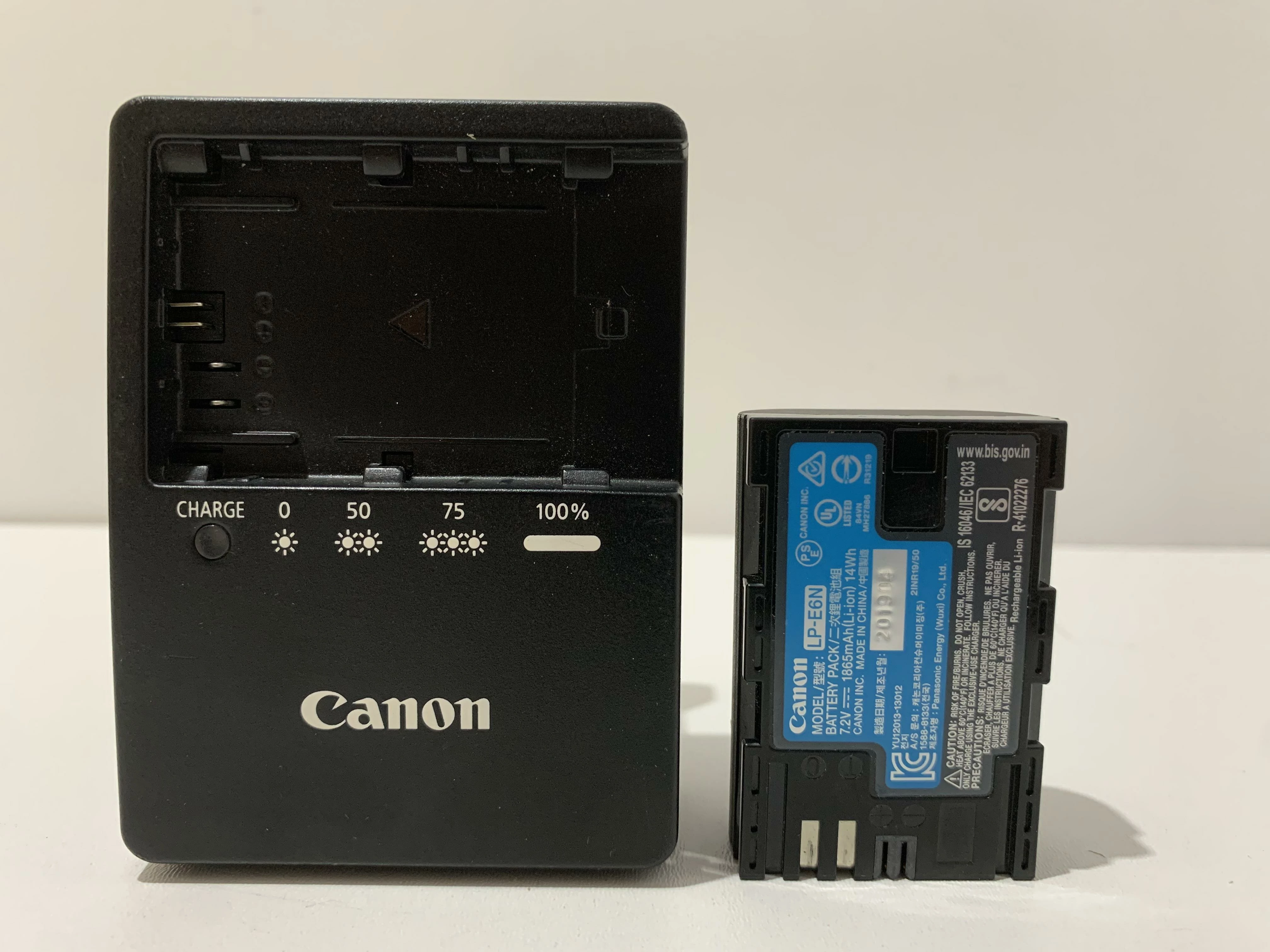 lustrzanka-canon-eos-6d-korpusladowarkabateria-marka-canon