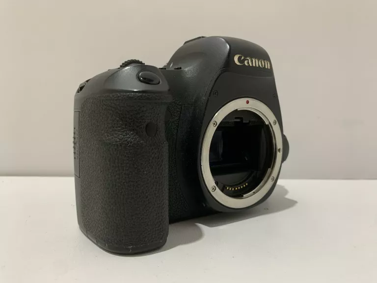 lustrzanka-canon-eos-6d-korpusladowarkabateria-w-zestawie-korpus