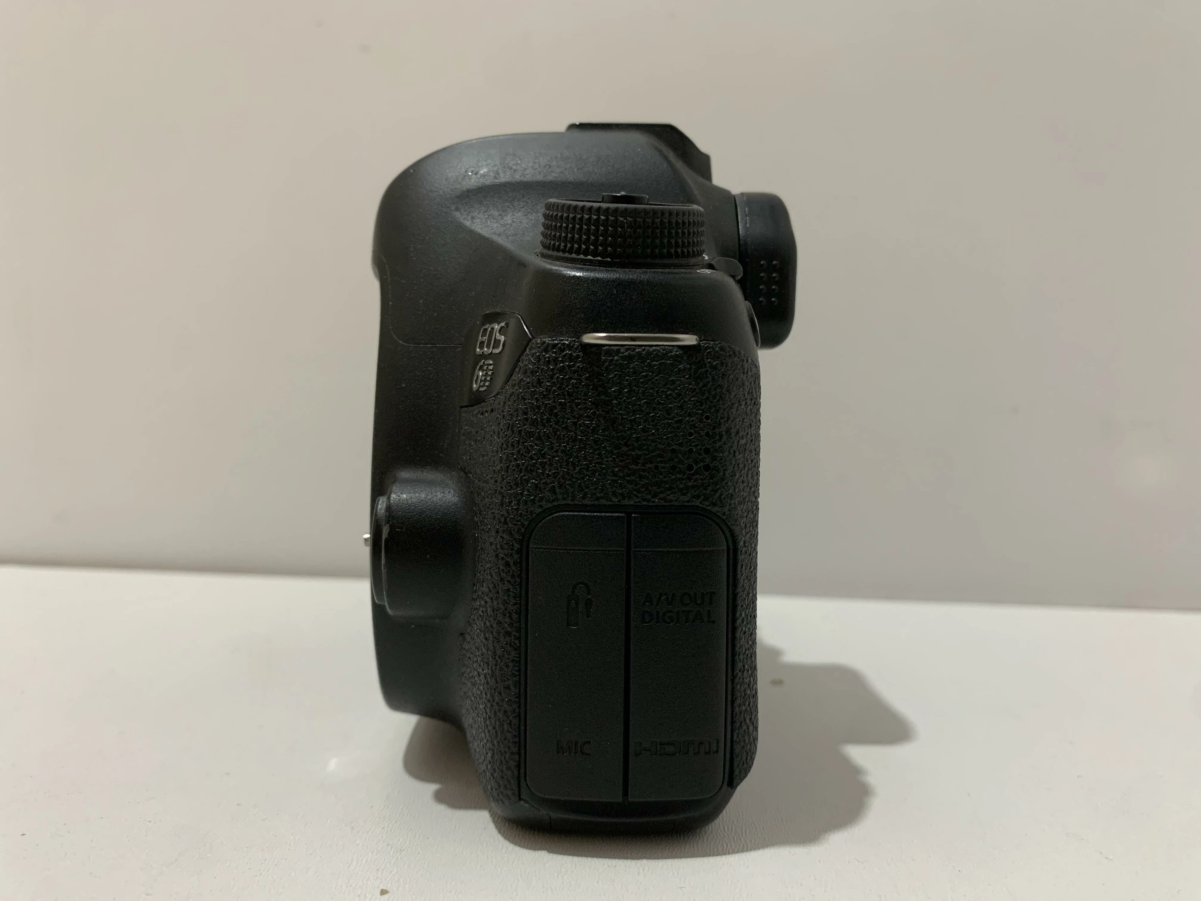 lustrzanka-canon-eos-6d-korpusladowarkabateria-jakosc-video-1080p