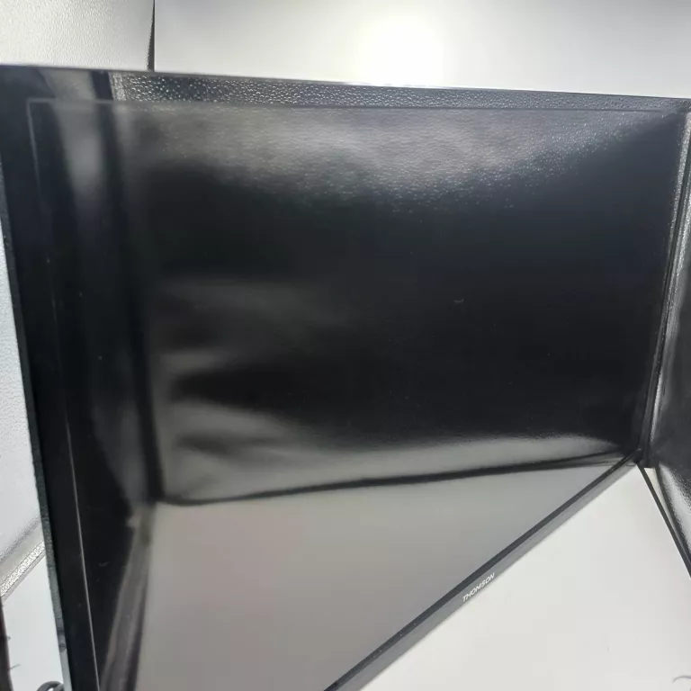 TELEWIZOR THOMSON 32HD3301,UCHWYT,PILOT