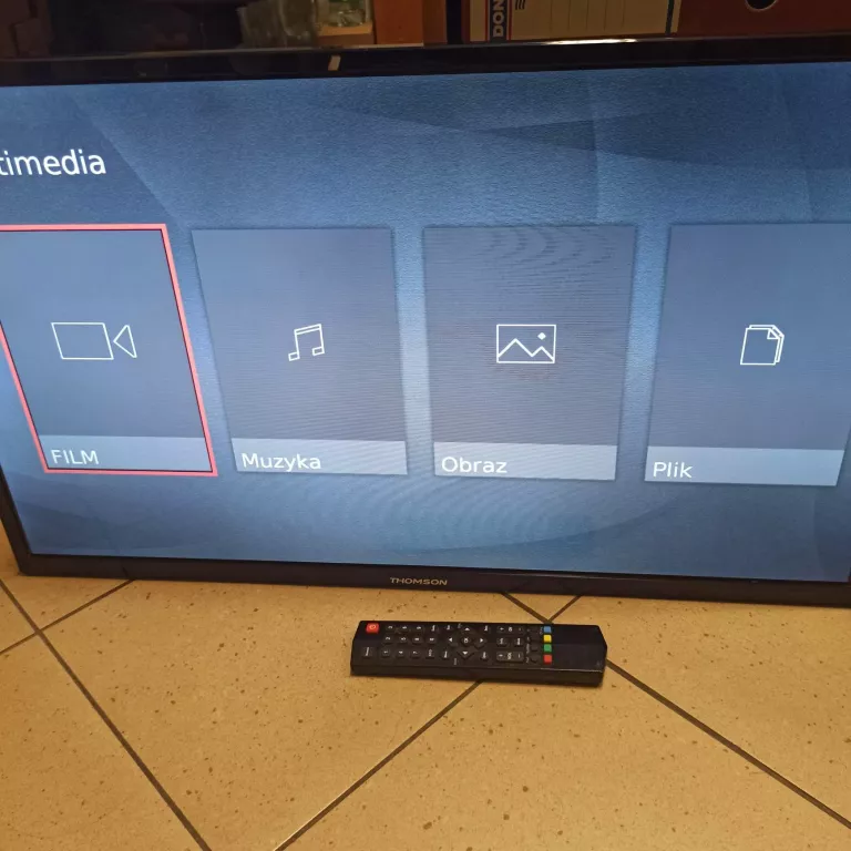 TELEWIZOR THOMSON 32HD3301,UCHWYT,PILOT