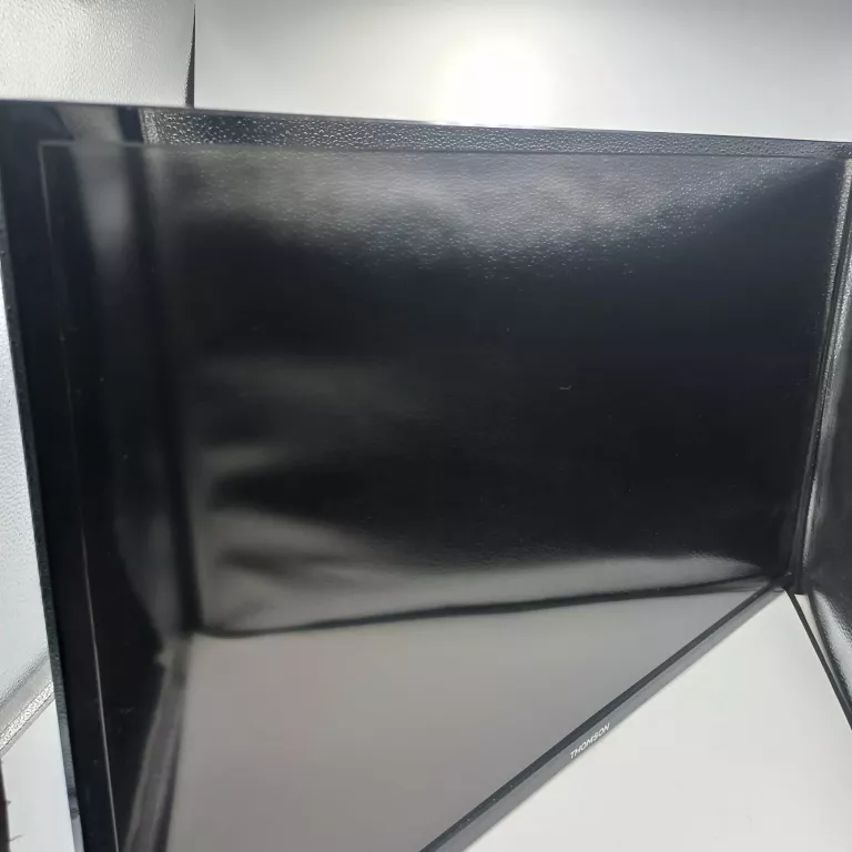 TELEWIZOR THOMSON 32HD3301,UCHWYT,PILOT
