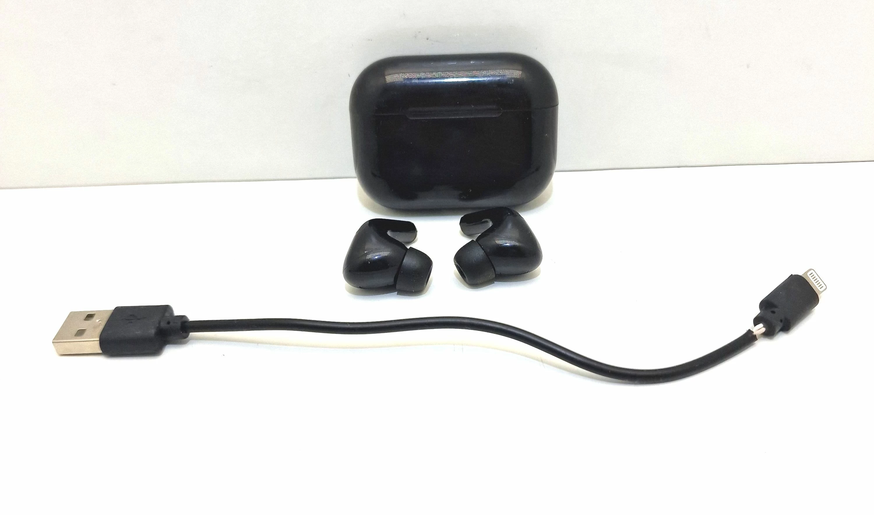 sluchawki-bezprzewodowe-kk-tws-01-mx-czarny-jednosci-narodowej-1091b-sj-wroclaw