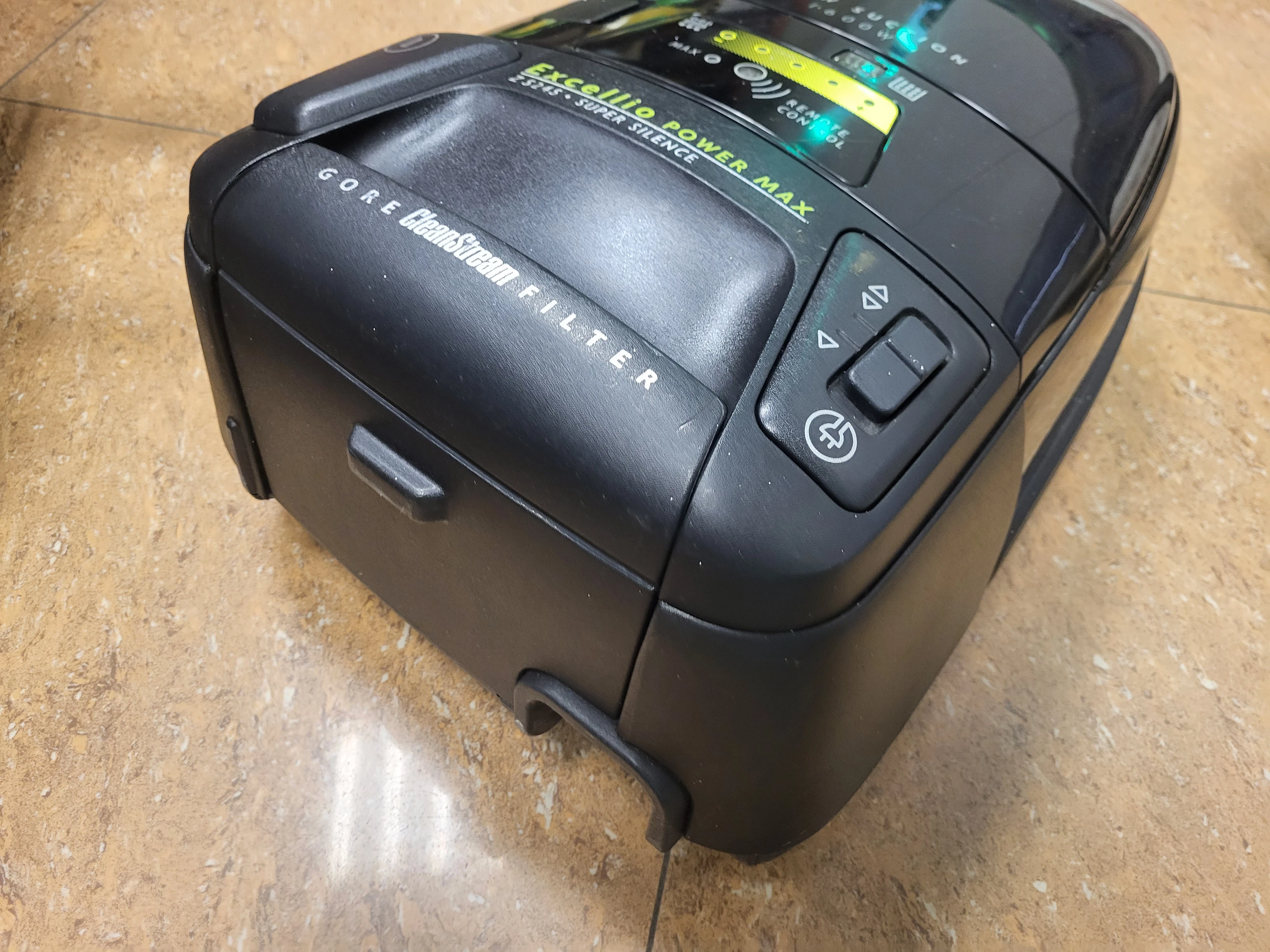 odkurzacz-workowy-electrolux-zce-2200-model-zce-2200