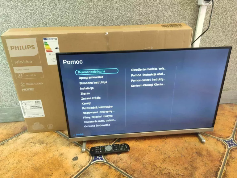 TELEWIZOR PHILIPS 32 CALE KARTON KOMPLET