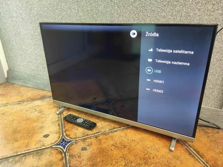 TELEWIZOR PHILIPS 32 CALE KARTON KOMPLET