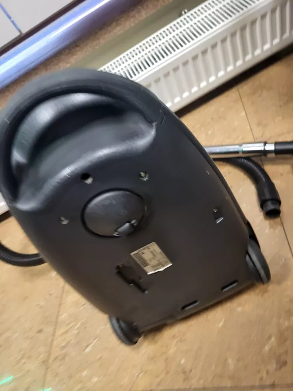 odkurzacz-workowy-electrolux-zce-2200-moc-220000