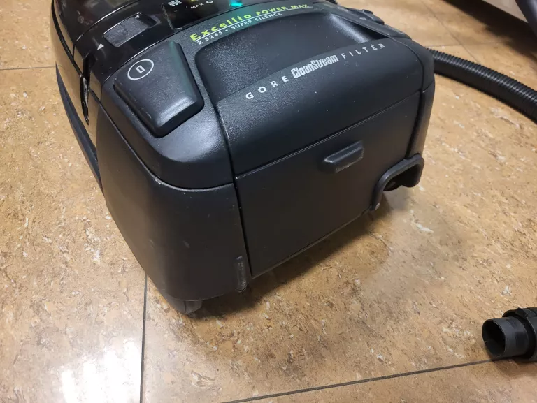 odkurzacz-workowy-electrolux-zce-2200-kod-producenta-5995363715102