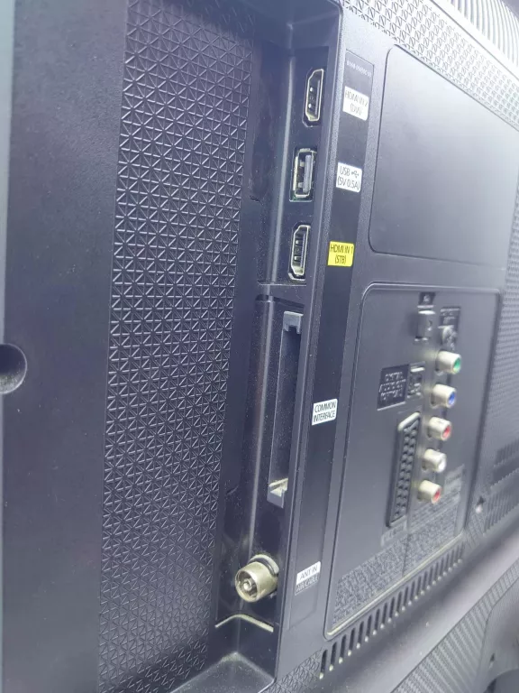 TELEWIZOR SAMSUNG UE32J4100 BARDZO ŁADNY STAN