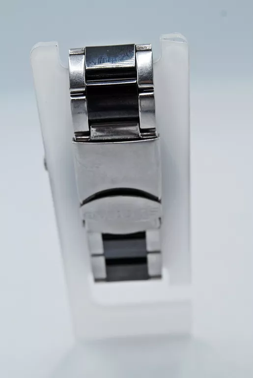 zegarek-swatch-irony-v8-szkielko-mineralne