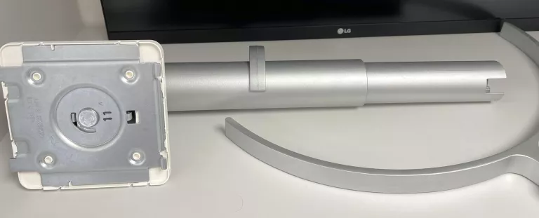 MONITOR LG LG 27UL850-W AKCESORIA