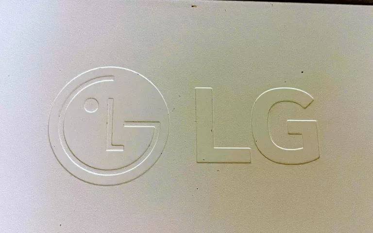 MONITOR LG LG 27UL850-W AKCESORIA