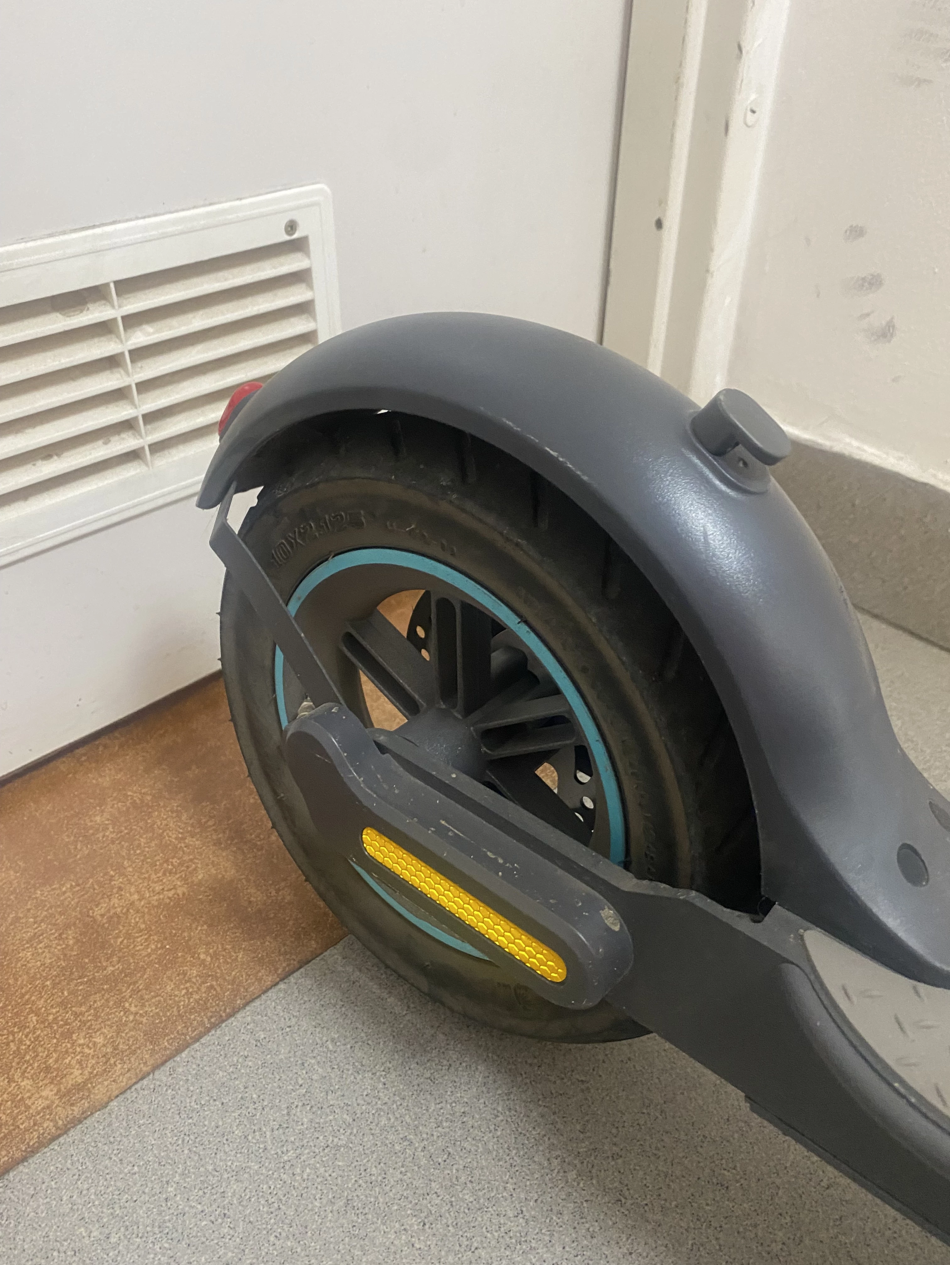 hulajnoga-elektryczna-motus-scooty-10-lite-stan-uzywany