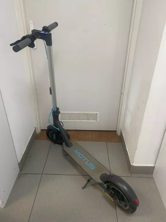 hulajnoga-elektryczna-motus-scooty-10-lite-moc-silnika-35000