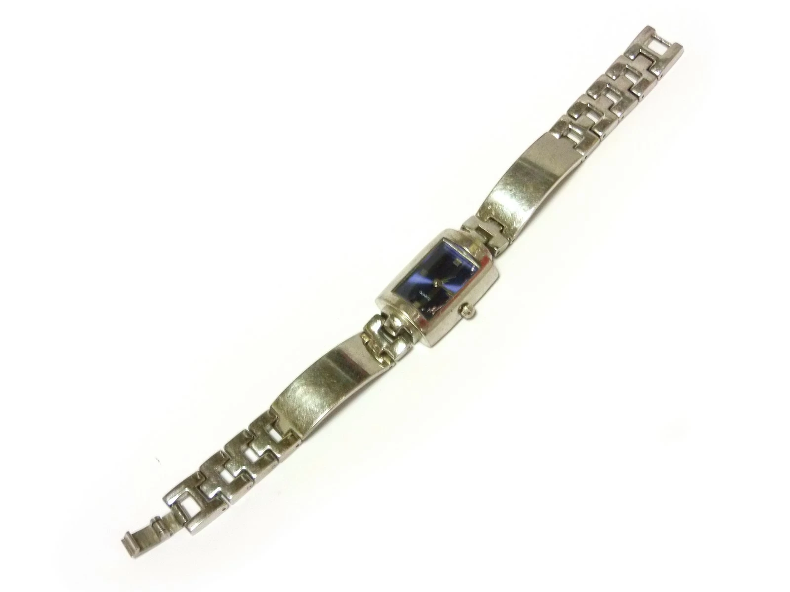 zegarek-quartz-yves-rocher-mechanizm-kwarcowy