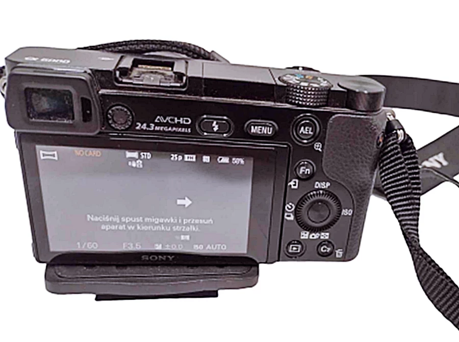 aparat-sony-a6000-obiektyw-sony-selp1650-rozmiar-matrycy-aps-c