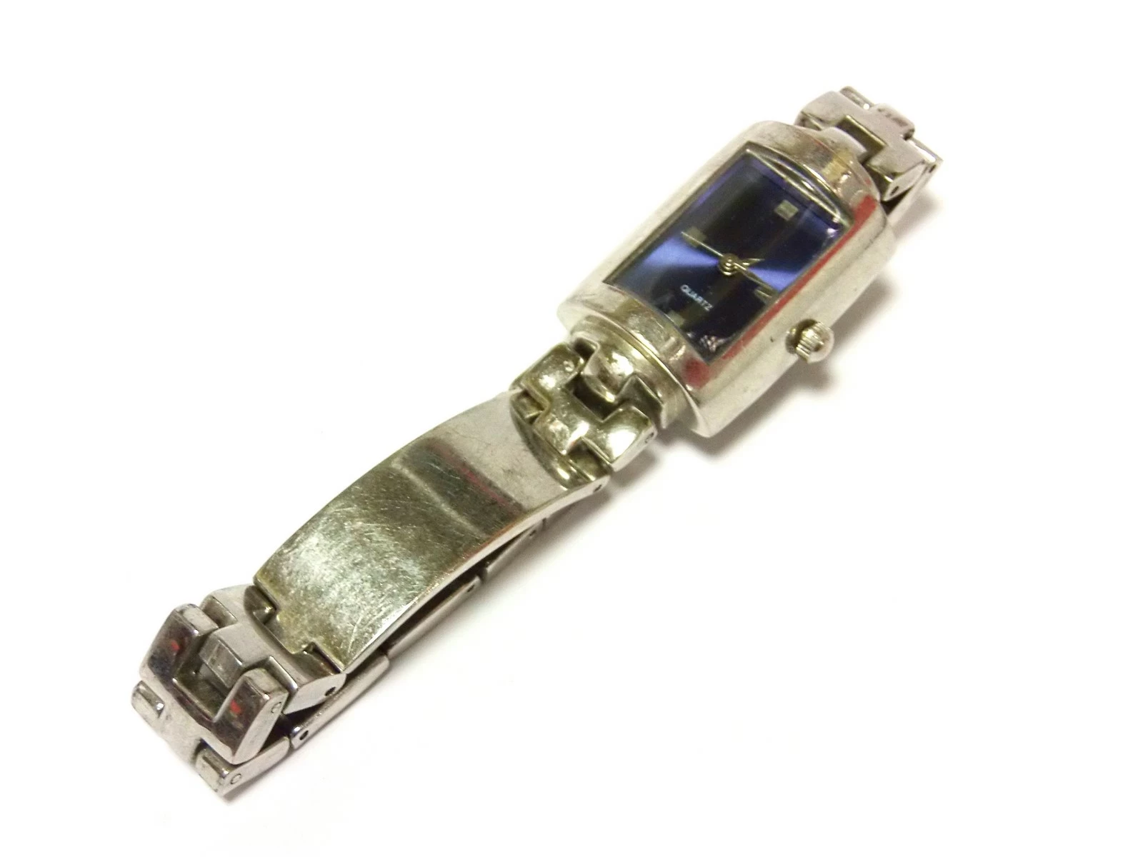 zegarek-quartz-yves-rocher-ksztalt-koperty-niestandardowa