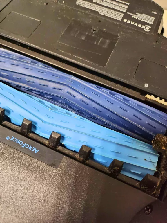 robot-sprzatajacy-deebot-t9-aivi-pojemnosc-zbiornika-na-kurz-030