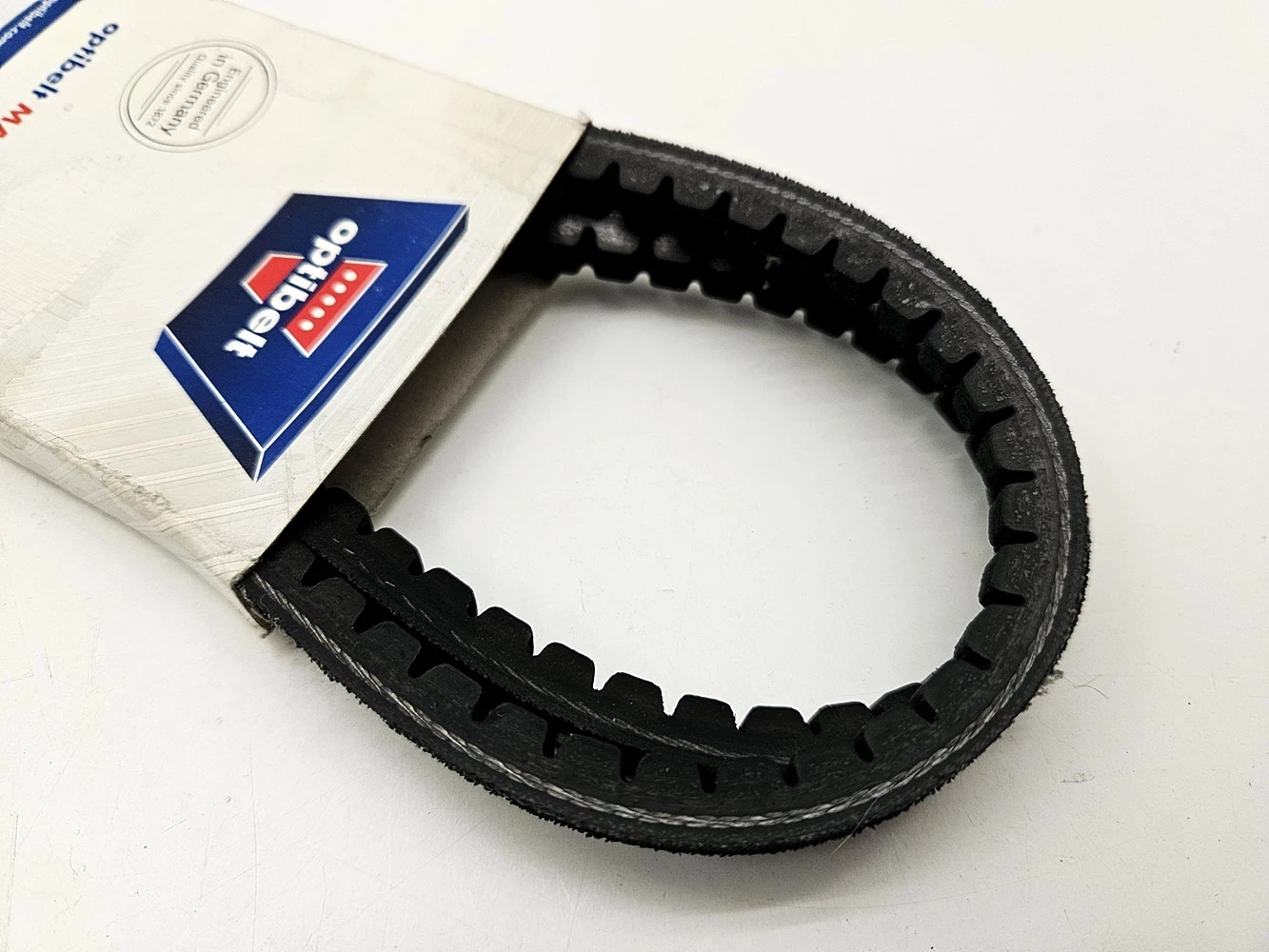 pas-klinowy-uzebiony-avx-13-700-mm-numer-katalogowy-czesci-avx13700