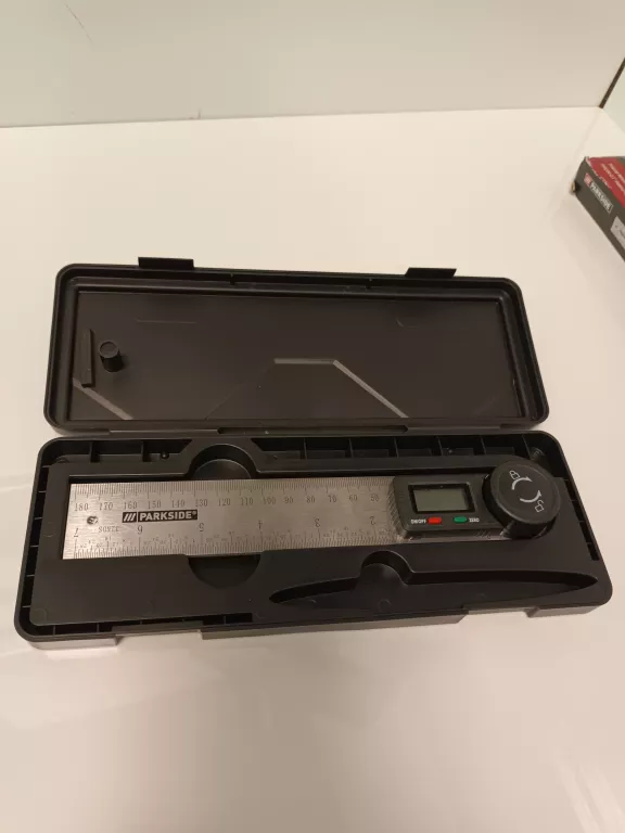 katomierz-cyfrowy-parkside-374244-material-stal-nierdzewna