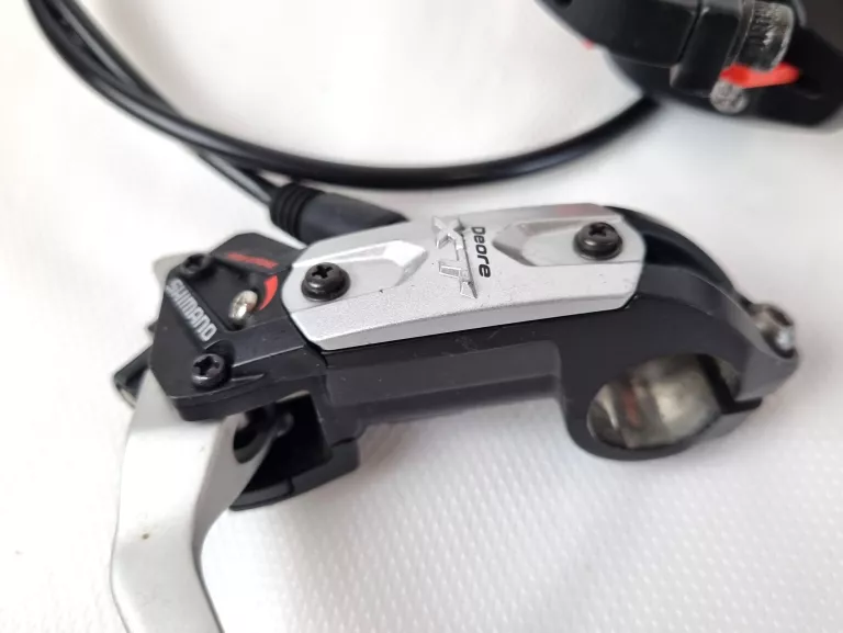 hamulec-tarczowy-shimano-deore-xt-br-m775-hydr-2s-stan-uzywany