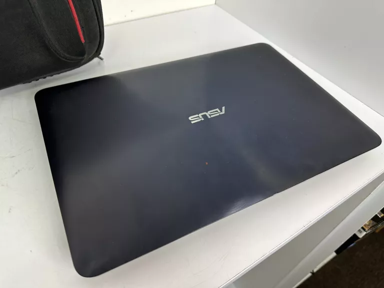 LAPTOP ASUS F556U