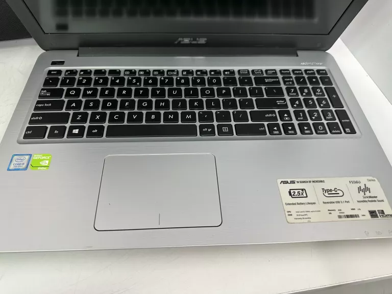 LAPTOP ASUS F556U