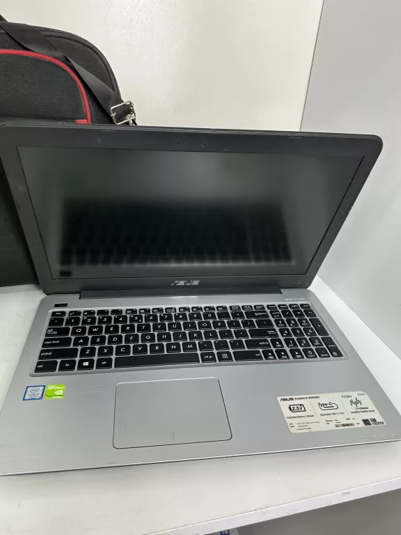 LAPTOP ASUS F556U