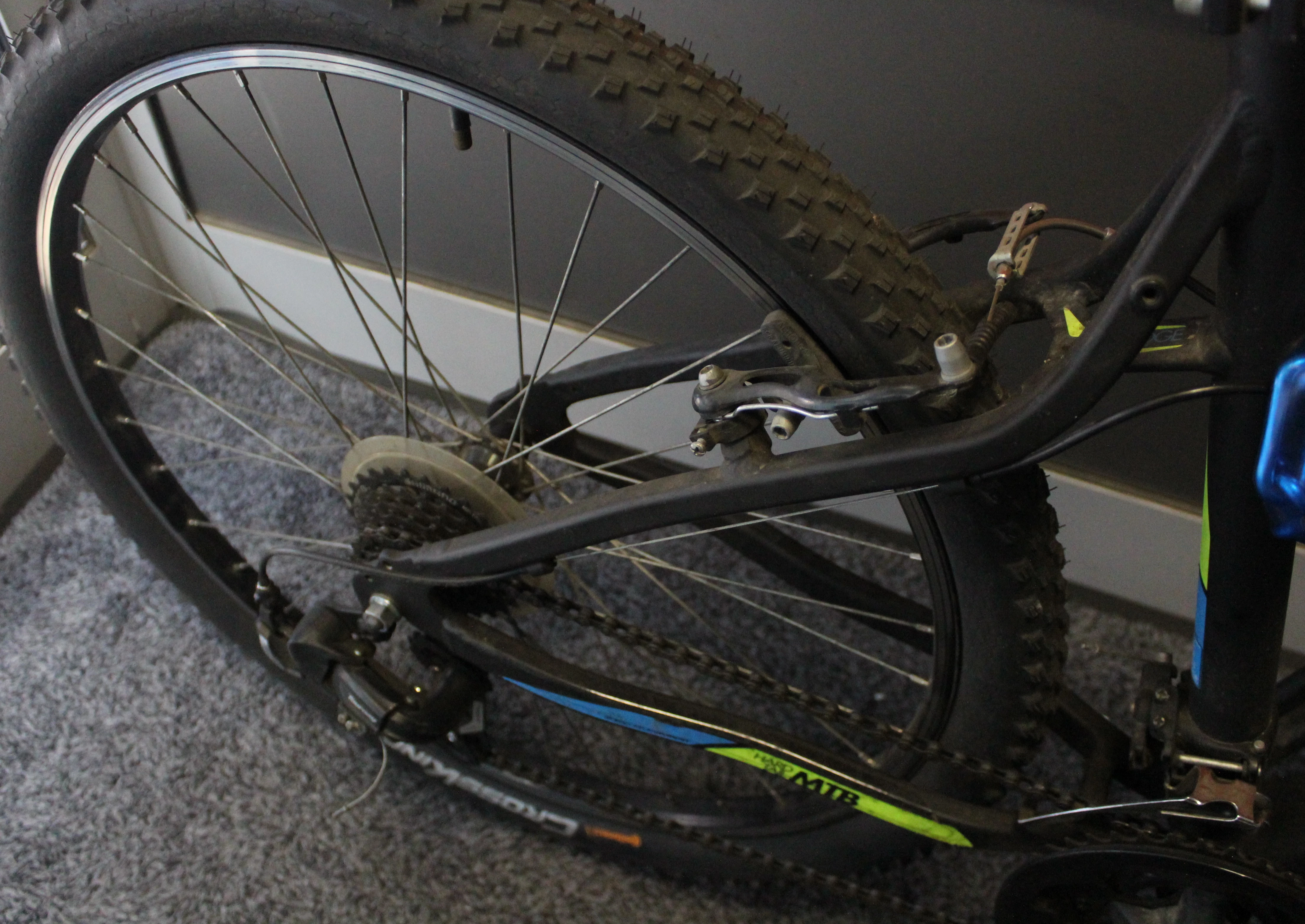 rower-decathlon-btwin-rockrider-340-26-czarny-26-stan-uzywany