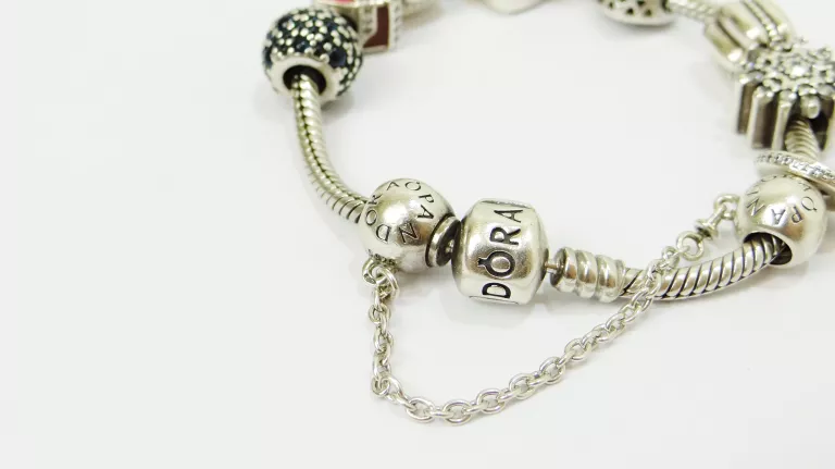 SREBRNA BRANSOLETKA PANDORA Z CHARMSAMI 41,68G