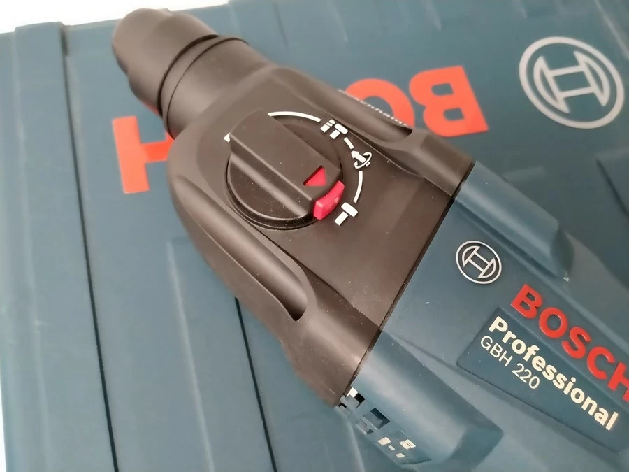 mlotowiertarka-bosch-professional-gbh-220-energia-udaru-2