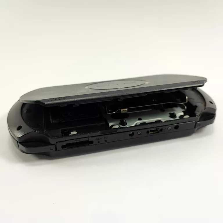 SONY PLAYSTATION PSP E1004 STREET USZKODZONA