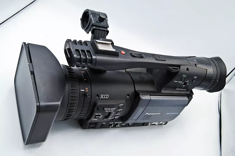 KAMERA PANASONIC AG-HMC151E + 3XBATERIA+ŁADOWARKA