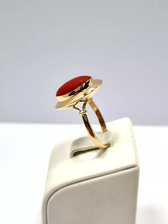 piekny-zloty-pierscionek-z-koralem-750-rodzaj-wyrob-jubilerski