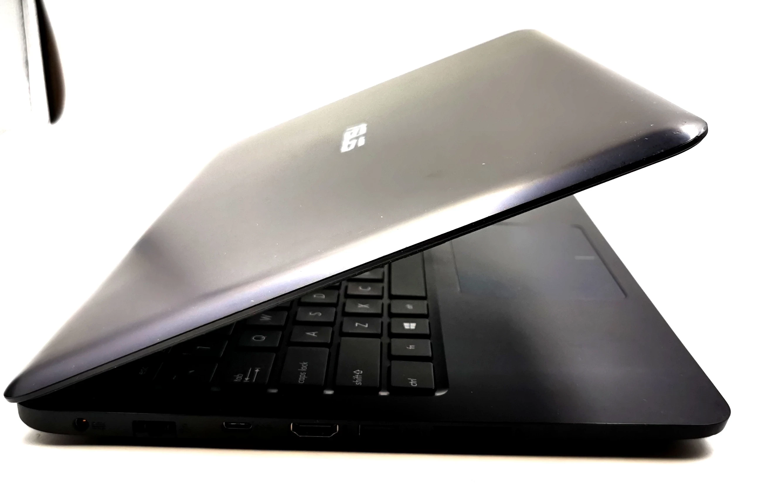laptop-asus-e402y-win104gb-250gb-przekatna-ekranu-14
