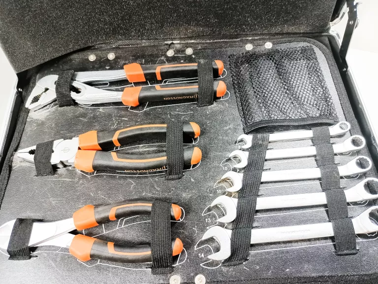 zestaw-narzedzi-magnusson-119-szt-w-walizce-stan-uzywany