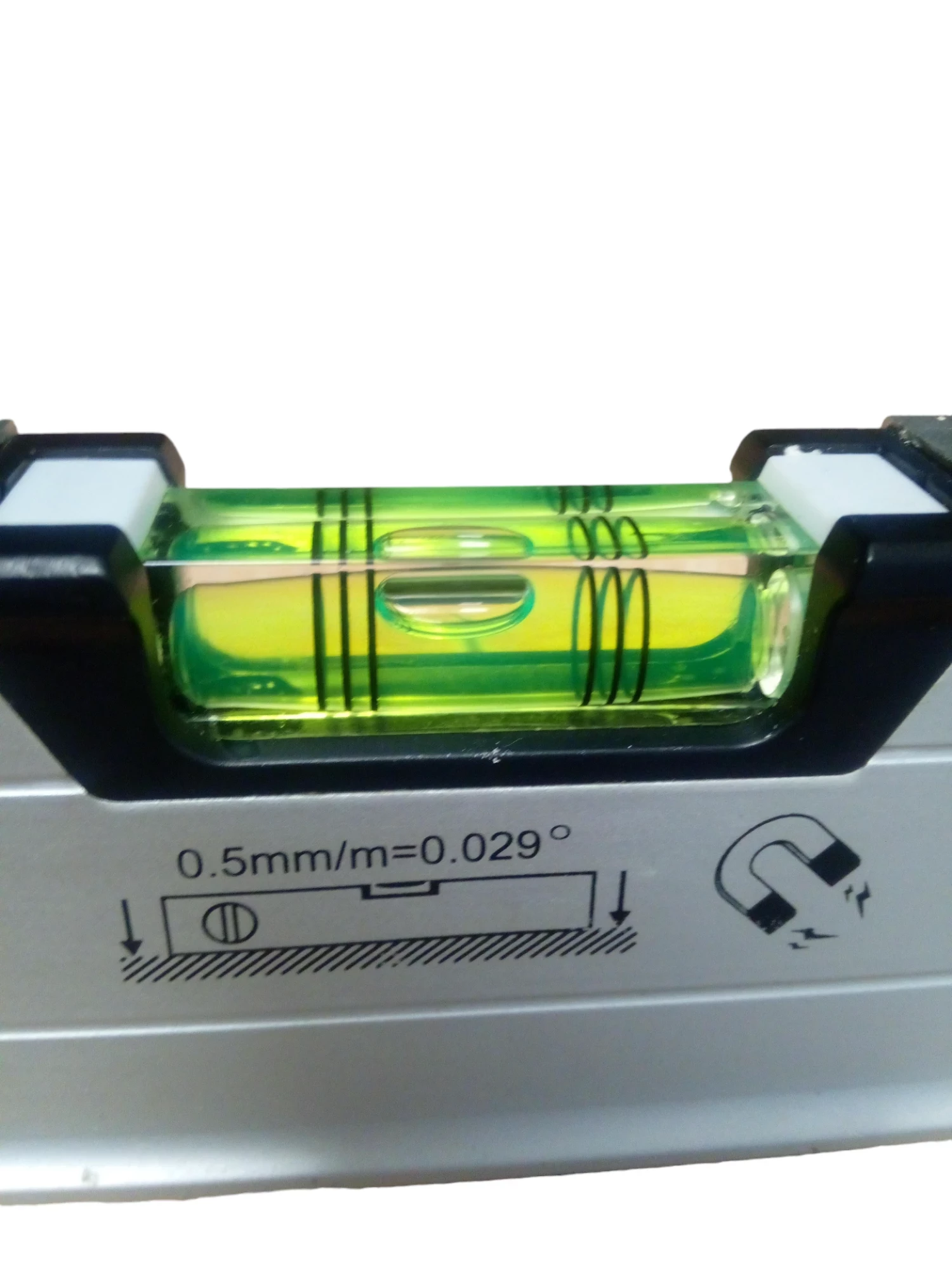 poziomica-wielolibelkowa-magnusson-900-rodzaj-libella