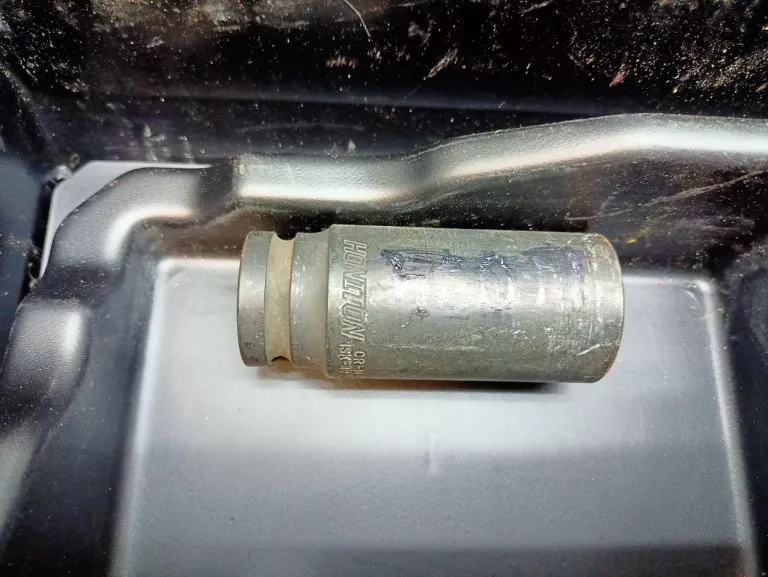 klucz-udarowy-milwaukee-m18-fhiwf12-12-zestaw-marka-milwaukee