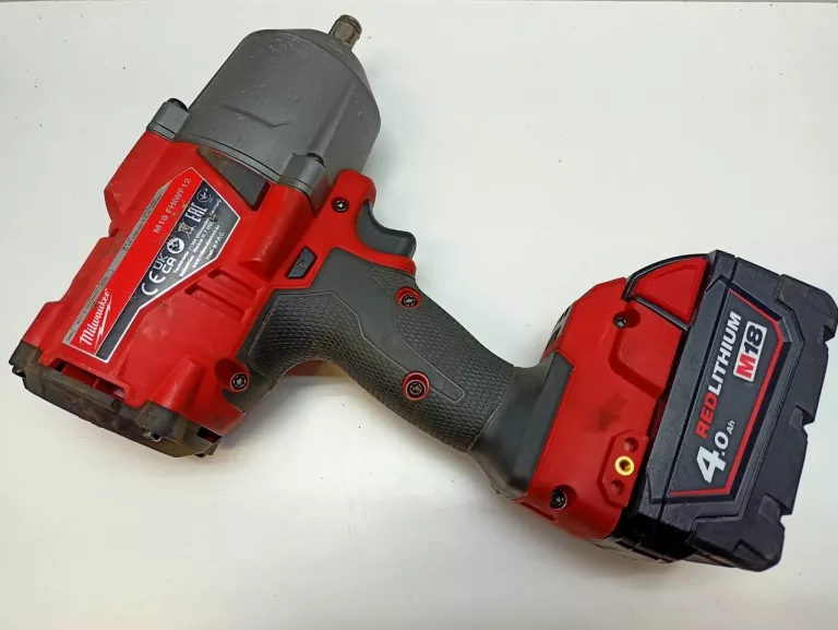 KLUCZ UDAROWY MILWAUKEE M18 FHIWF12 1/2" ZESTAW