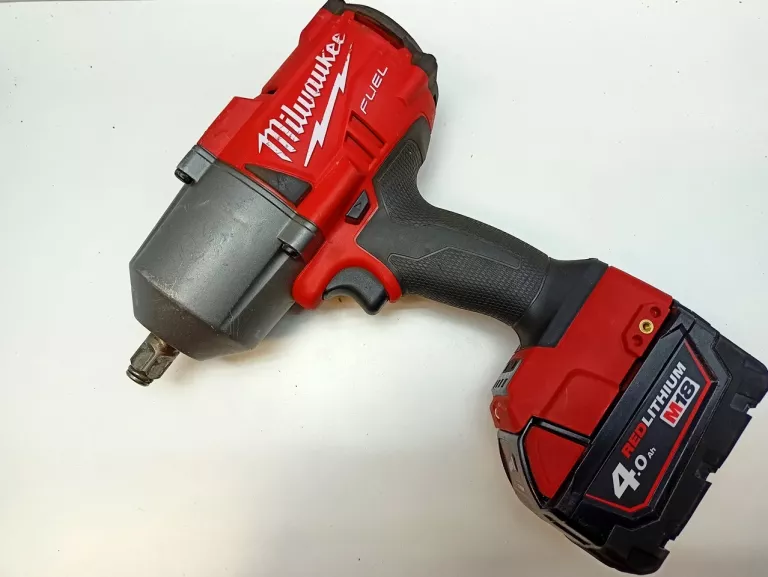 KLUCZ UDAROWY MILWAUKEE M18 FHIWF12 1/2" ZESTAW