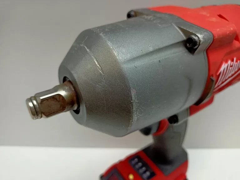 KLUCZ UDAROWY MILWAUKEE M18 FHIWF12 1/2" ZESTAW