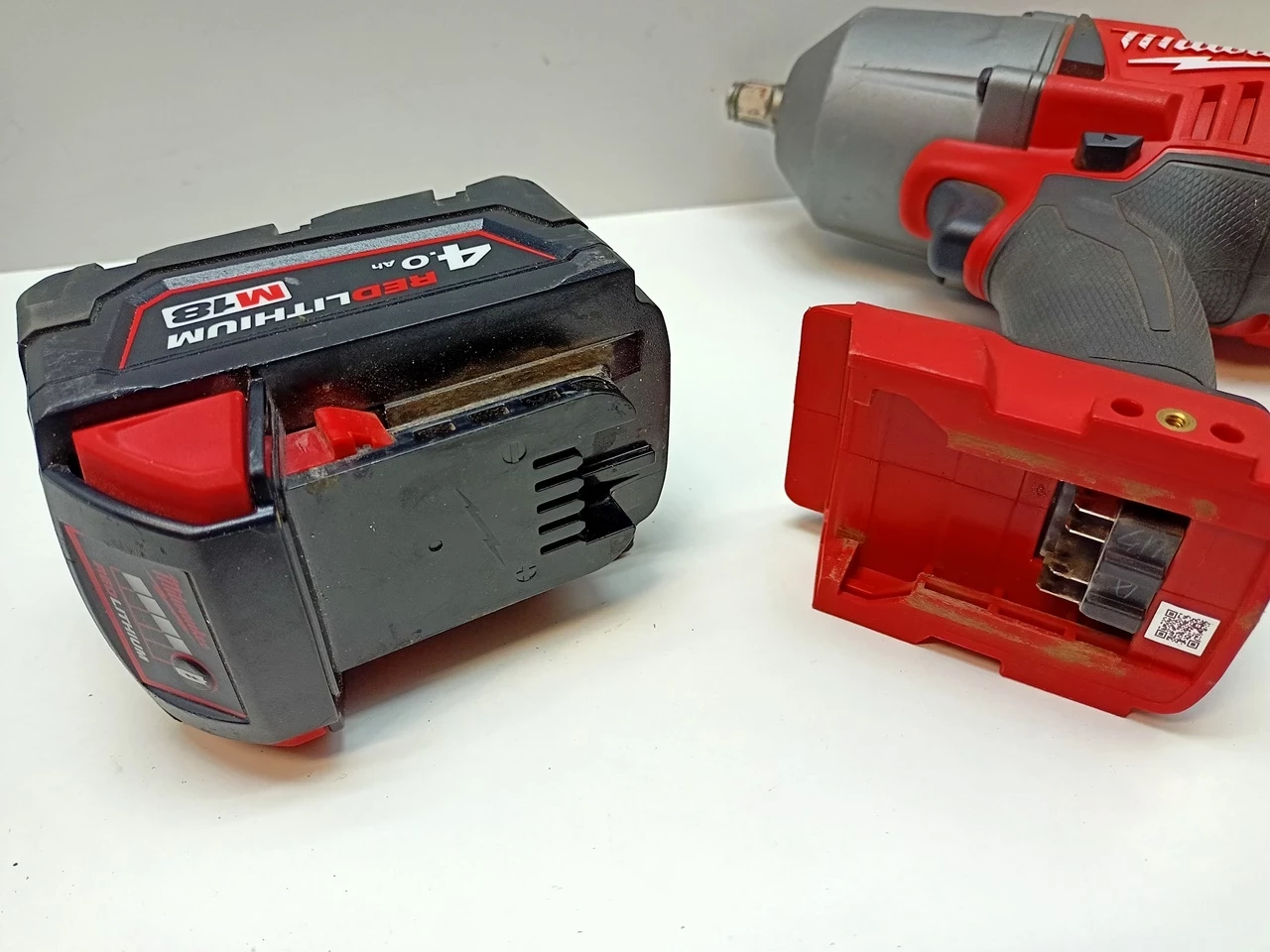 klucz-udarowy-milwaukee-m18-fhiwf12-12-zestaw-zasilanie-akumulatorowe