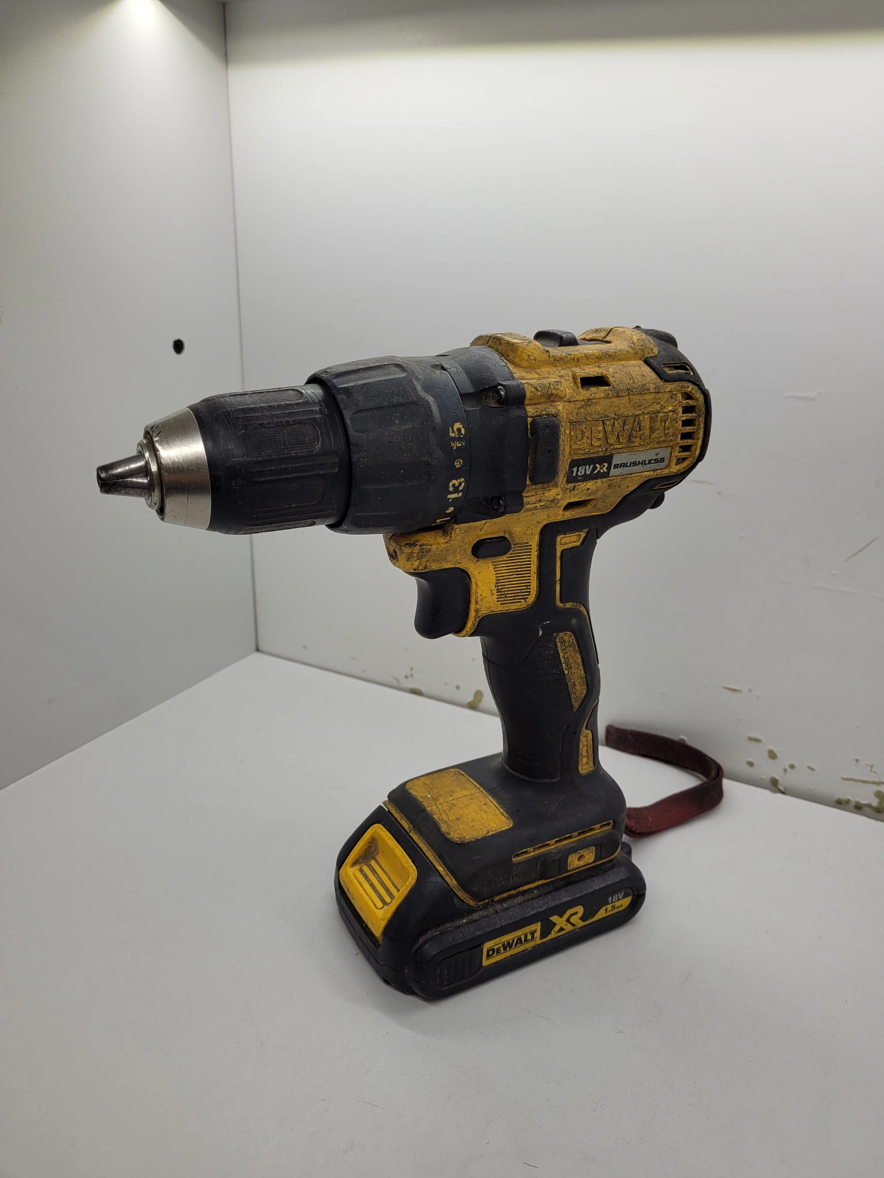 wkretarka-dewalt-dcd777-18v-15ah-bez-lad-kod-producenta-dcd777d2t