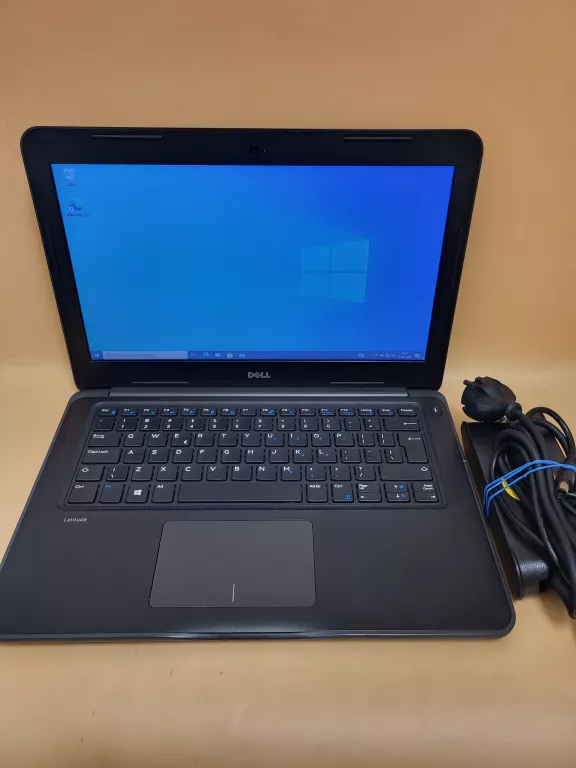 LAPTOP DELL LATITUDE 3380 INTEL I3 4GB RAM 256SSD