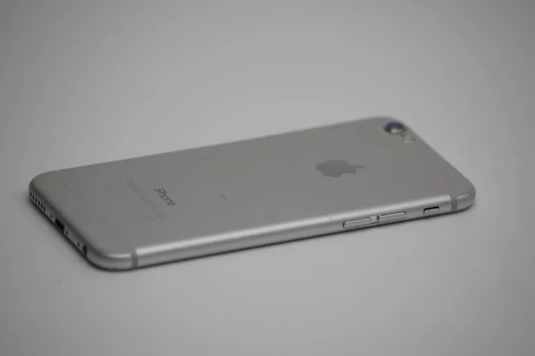 TELEFON IPHONE 6 64GB BATERIA 79%