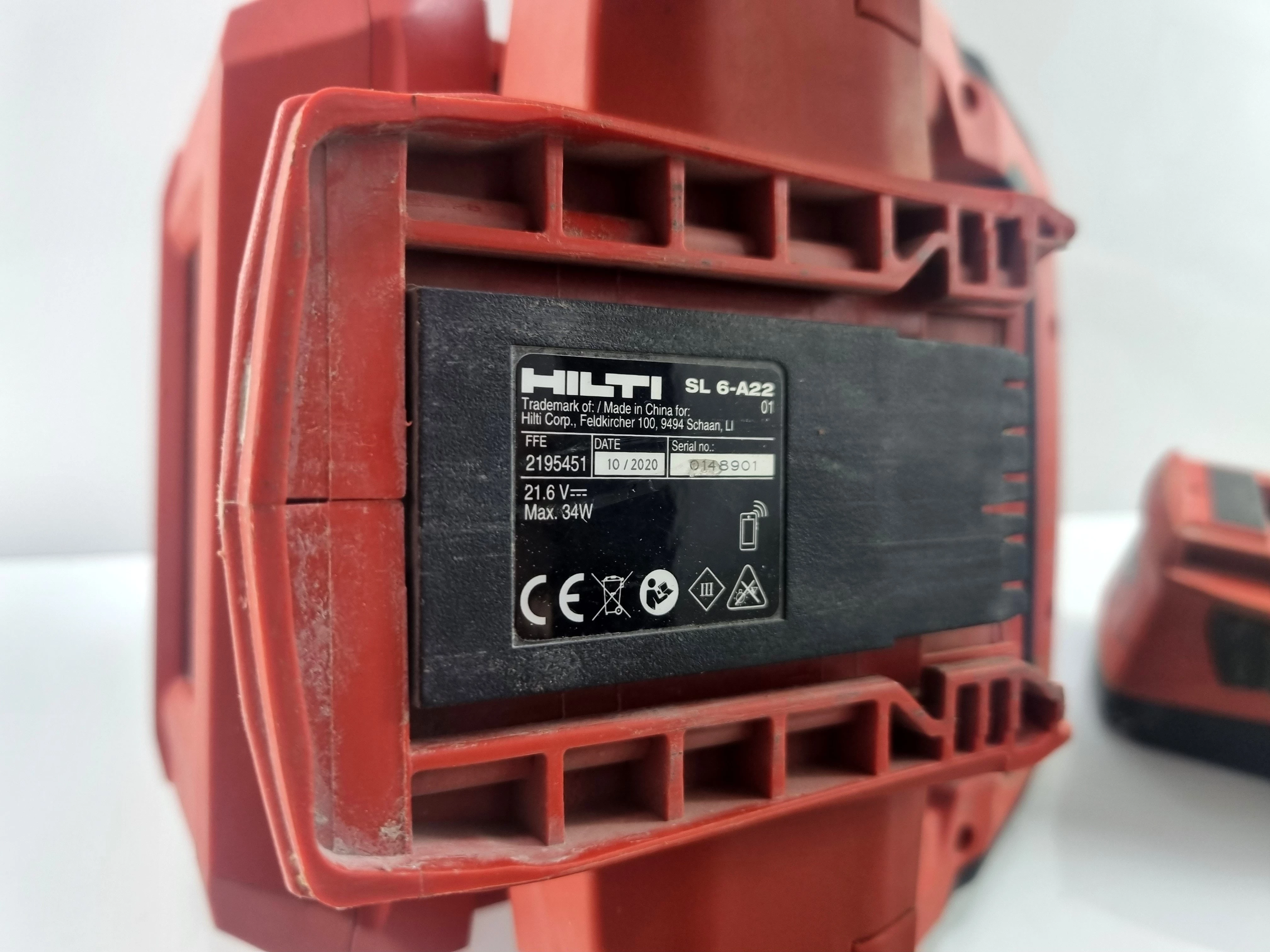 lampa-budowlana-hilti-sl-6-a22-aku-52-ah-barwa-swiatla-inny