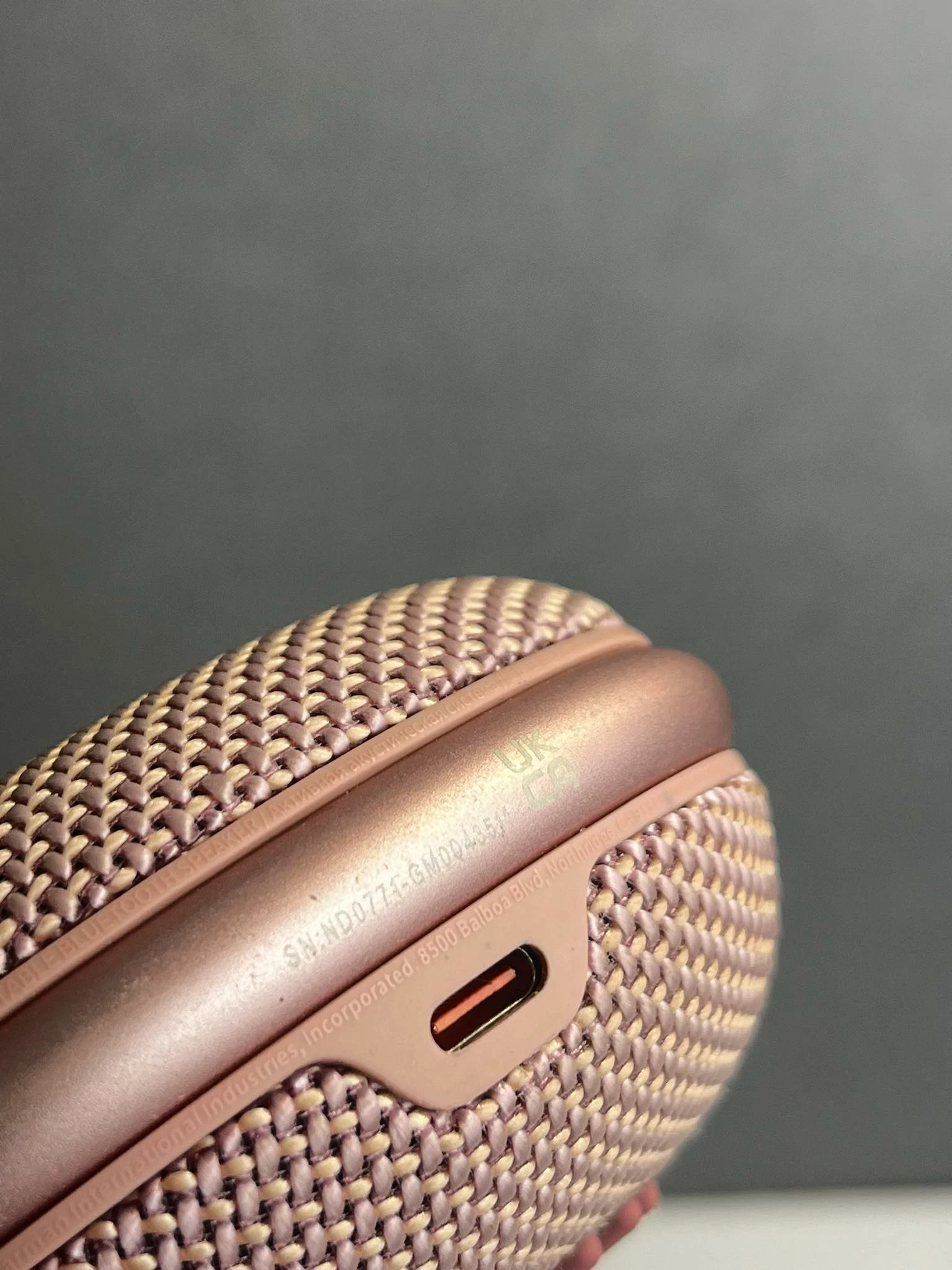 glosnik-jbl-clip-4-rozowy-stan-uzywany